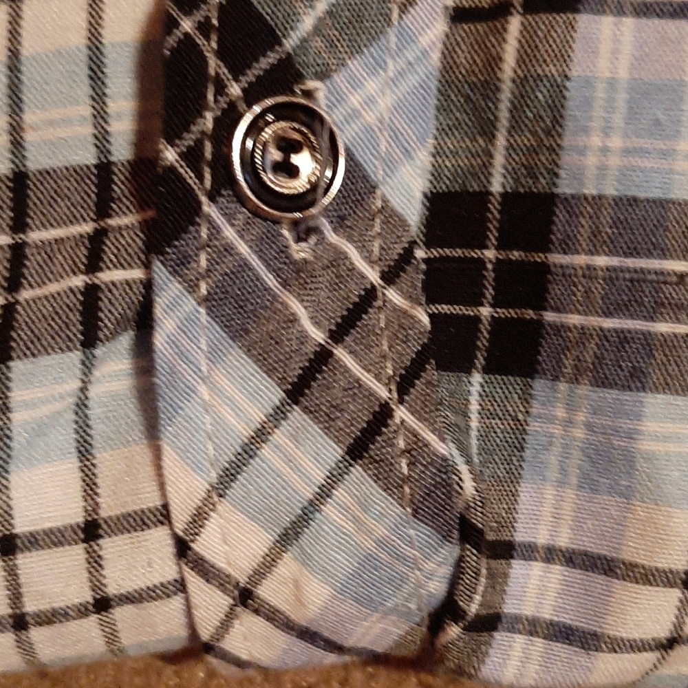 Shirt - Picture 7 of 8